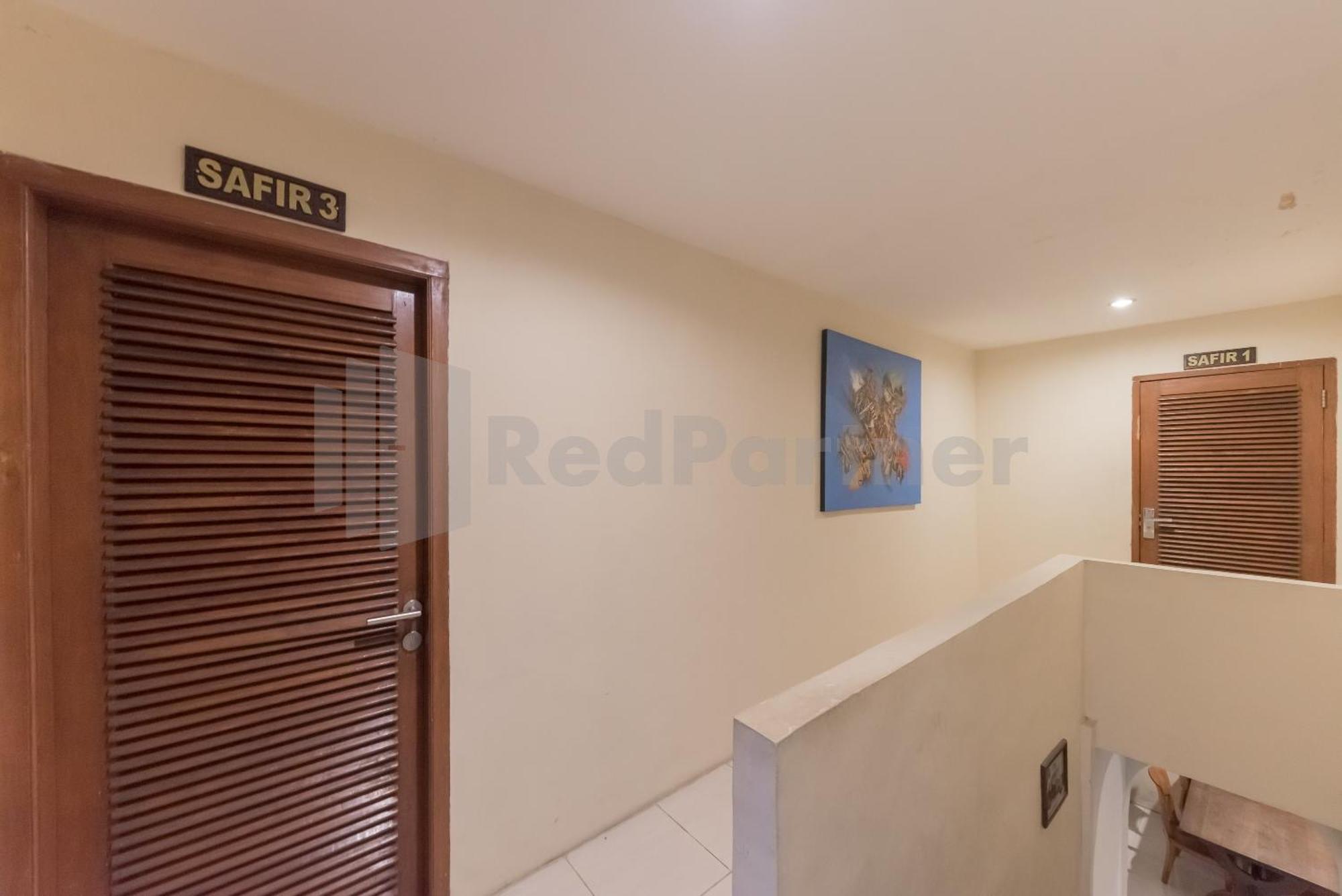 Bens Homestay Mitra Reddoorz Bogor Exterior foto