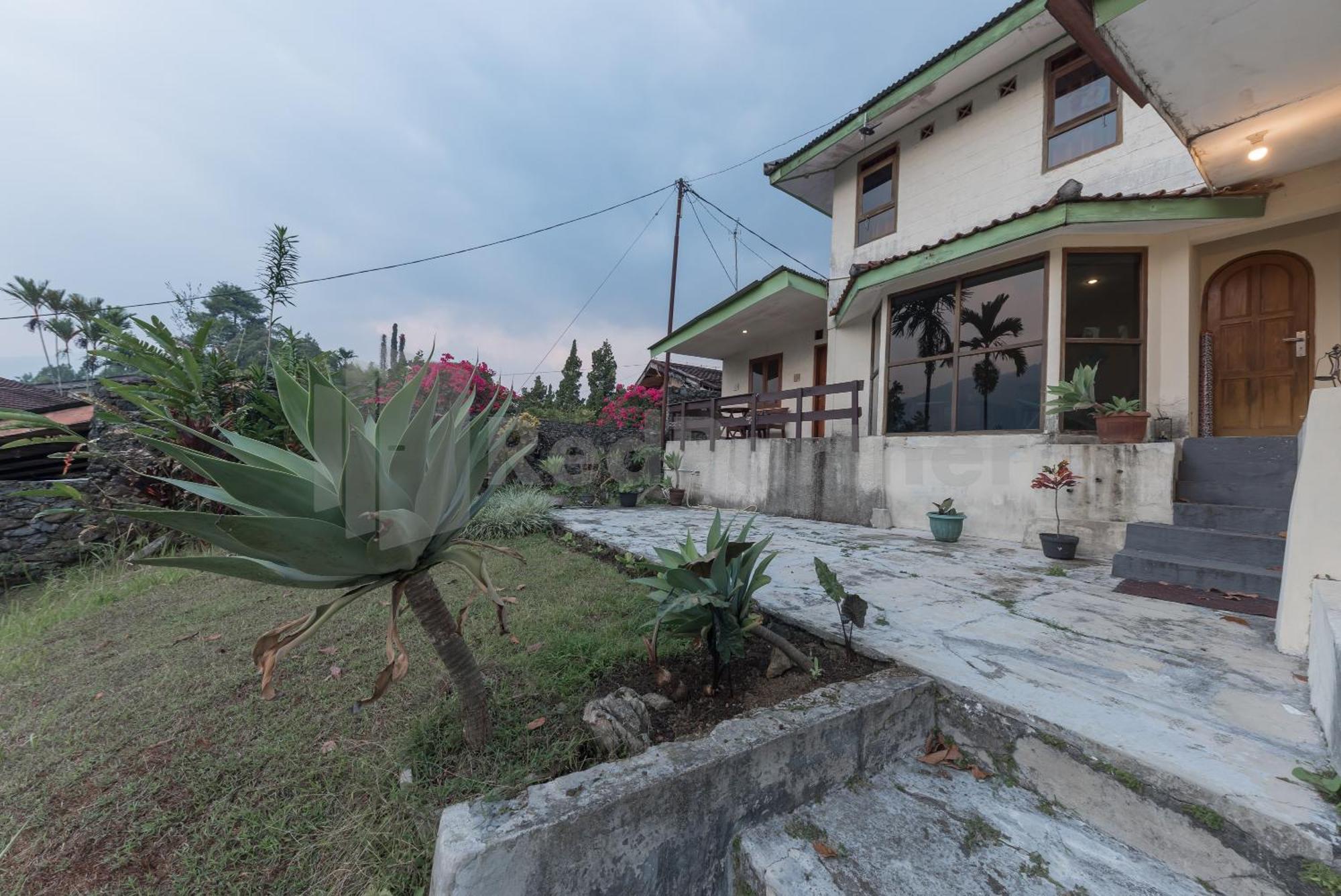 Bens Homestay Mitra Reddoorz Bogor Exterior foto